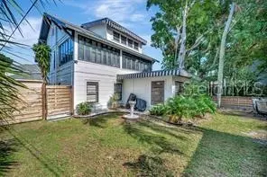 421 11th Ave NE, Saint Petersburg, FL 33701