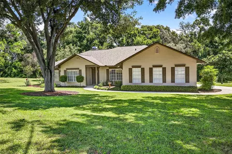 11240 Grandview Dr, Dade City, FL 33525