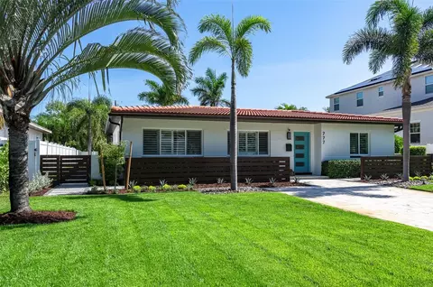 777 38th Ave NE, Saint Petersburg, FL 33704