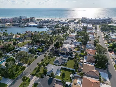 148 44th Ave, Saint Pete Beach, FL 33706