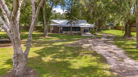 9349 Edison Rd, Lithia, FL 33547