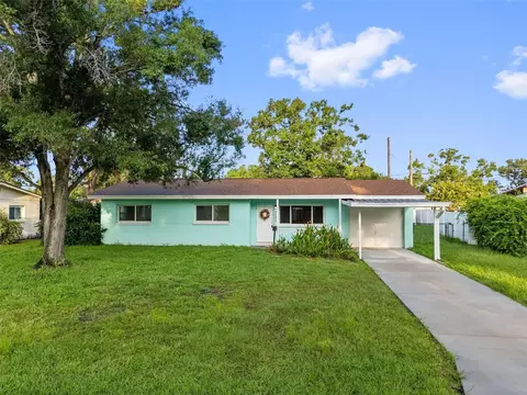 5680 Pershing St NE, Saint Petersburg, FL 33703