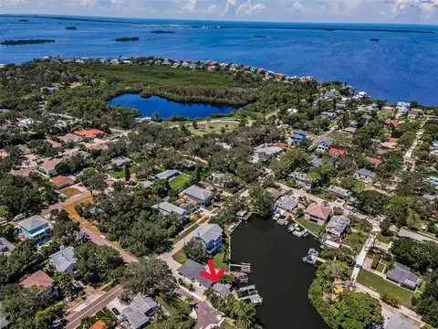 602 Mccosh Ave, Crystal Beach, FL 34681