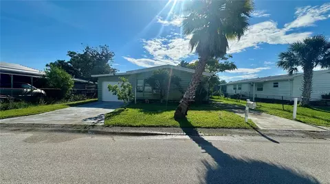 424 Leisure Pl, Lakeland, FL 33801