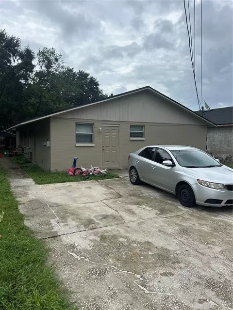 8105 N Klondyke St, Tampa, FL 33604