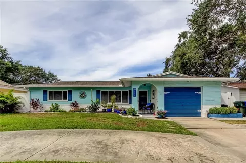 514 E Lake Dr, Largo, FL 33771