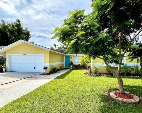 7802 Bristol Ct N, Saint Petersburg, FL 33709