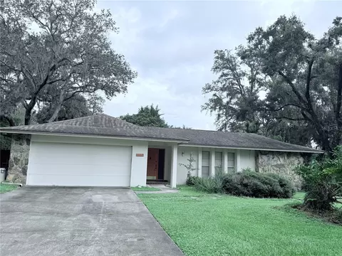6622 Glencoe Dr, Temple Terrace, FL 33617