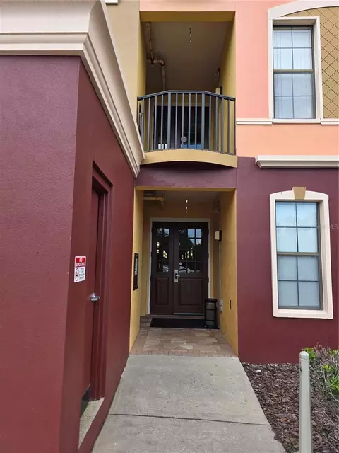 13941 Clubhouse Dr #215, Tampa, FL 33618