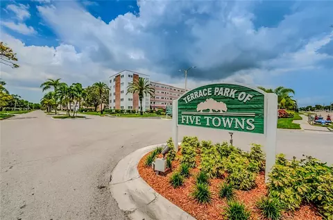 5660 80th St N #A303, Saint Petersburg, FL 33709