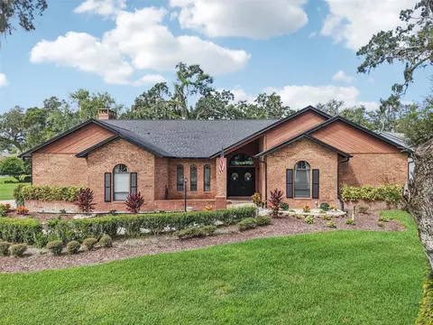 2110 Arbor Oaks Dr, Valrico, FL 33594