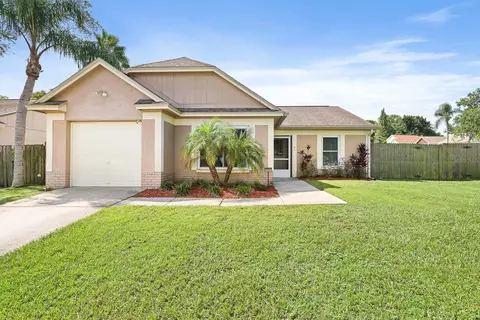 2001 Paladin Ct, Valrico, FL 33594