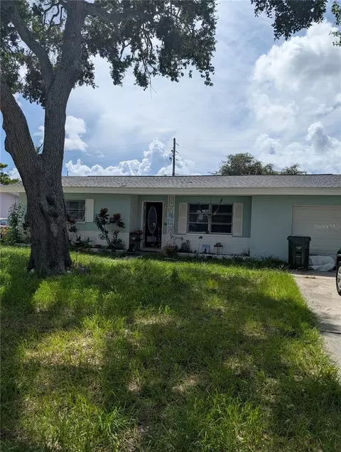 1309 Regina Dr W, Largo, FL 33770