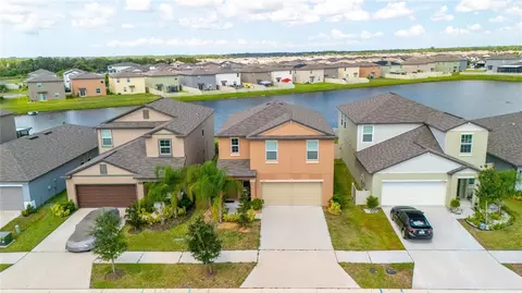 5545 Blue Azure Dr, Wimauma, FL 33598