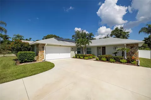 3438 Hyde Park Dr, Clearwater, FL 33761