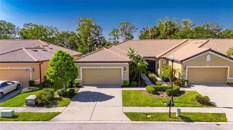 402 Seneca Falls Dr, Apollo Beach, FL 33572