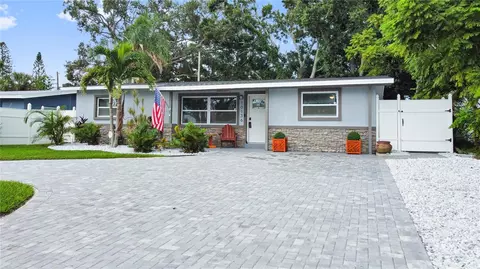 10136 63rd Ave, Seminole, FL 33772