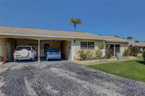 864 Lake Haven Rd, Dunedin, FL 34698
