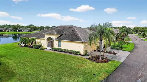 2226 Nottingham Greens Dr, Sun City Center, FL 33573
