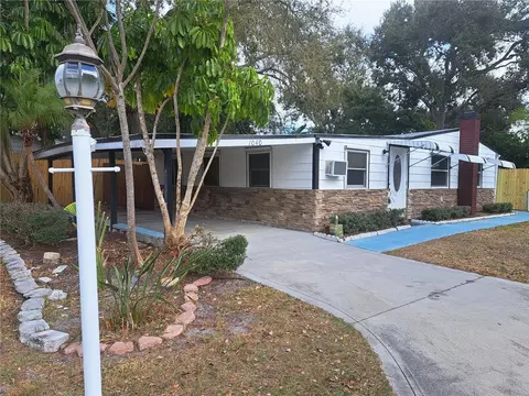 1040 65th St S, South Pasadena, FL 33707