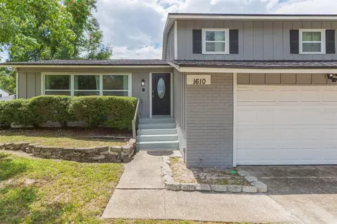 Exterior - 1610 Burning Tree Ln, Brandon, FL 33510 photo 4 of 12