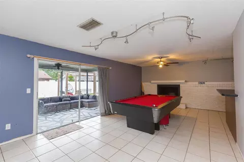 Living - 1610 Burning Tree Ln, Brandon, FL 33510 photo 2 of 5
