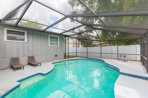 Exterior - 1610 Burning Tree Ln, Brandon, FL 33510 photo 8 of 12