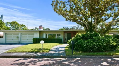 926 62nd St S, Gulfport, FL 33707