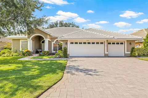 1156 Darlington Oak Dr NE, Saint Petersburg, FL 33703