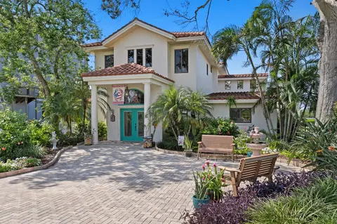 1632 Sea Breeze Dr, Tarpon Springs, FL 34689
