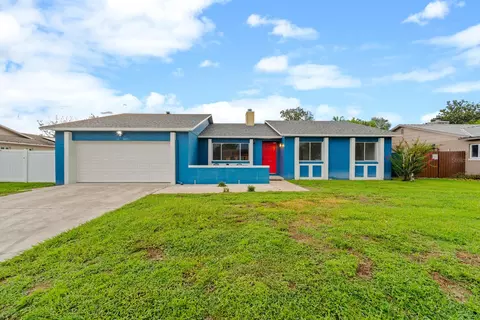 925 Candle Berry Rd, Orlando, FL 32825