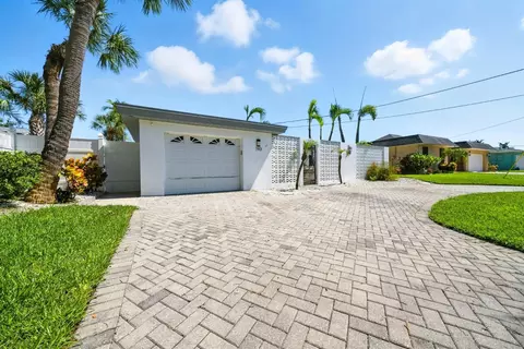 193 Mar St, Saint Pete Beach, FL 33706