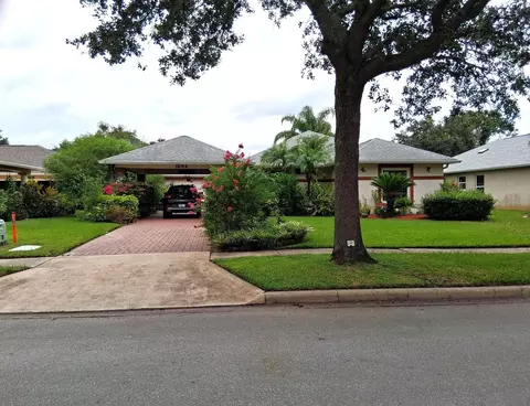 1694 Town Park Dr, Port Orange, FL 32129