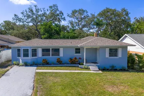 1379 Pine St, Clearwater, FL 33756