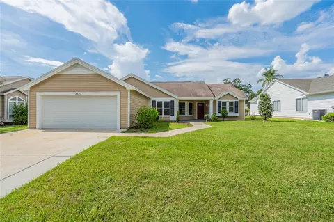 3321 Silverpond Dr, Plant City, FL 33566
