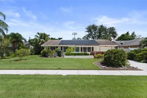 10063 82nd St, Seminole, FL 33777