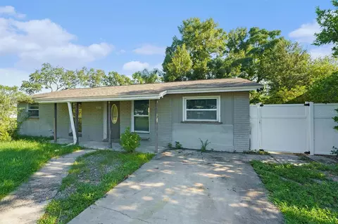 6515 Runningwoods Dr, Tampa, FL 33634
