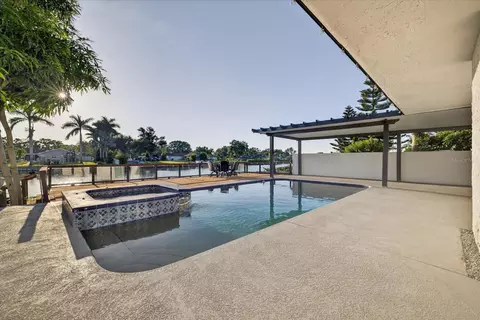1923 Seagull Dr, Clearwater, FL 33764