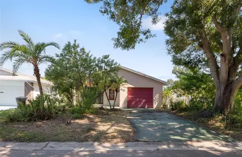 611 49th Ave N, Saint Petersburg, FL 33703