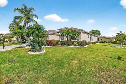 401 Noble Faire Dr, Sun City Center, FL 33573