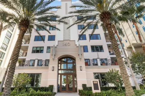 146 4th Ave NE #302, Saint Petersburg, FL 33701