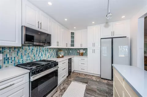 Kitchen - 14223 E Parsley Dr, Madeira Beach, FL 33708 photo 4 of 10