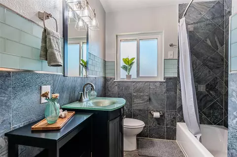 Bath - 14223 E Parsley Dr, Madeira Beach, FL 33708 photo 7 of 7