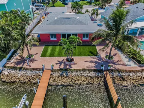 Exterior - 14223 E Parsley Dr, Madeira Beach, FL 33708 photo 6 of 10