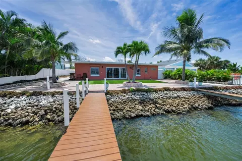 Exterior - 14223 E Parsley Dr, Madeira Beach, FL 33708 photo 9 of 10