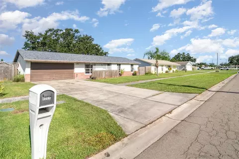 6004 Firefly Ln, Apollo Beach, FL 33572