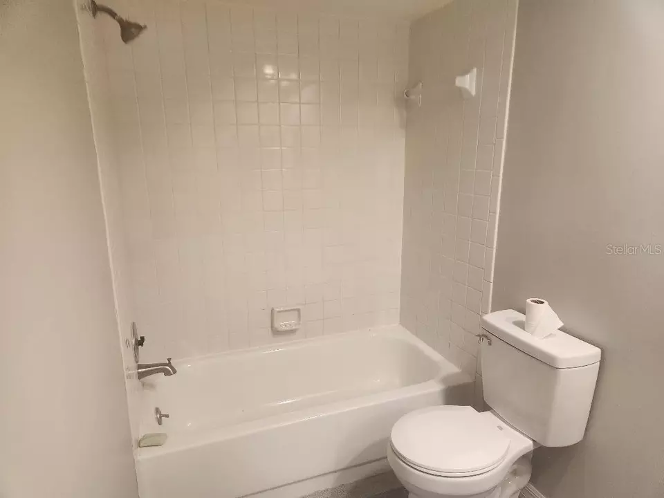 Bath - 2587 Countryside Blvd #6207, Clearwater, FL 33761 photo 4 of 4