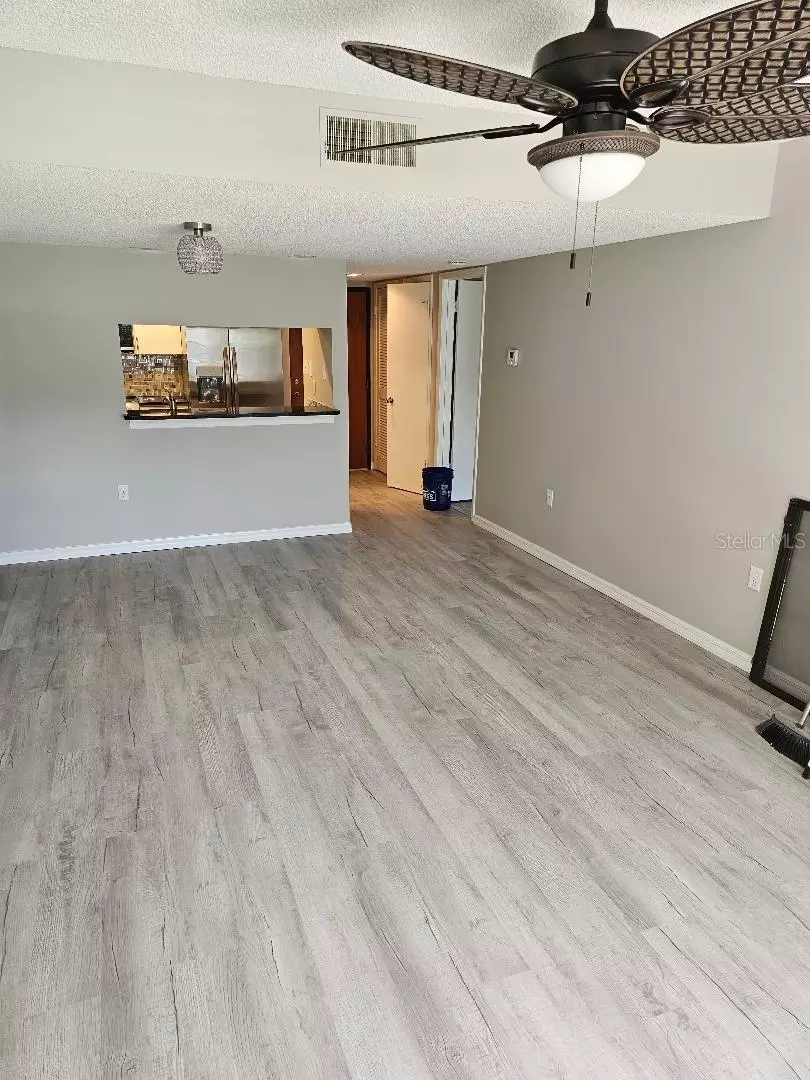 Living - 2587 Countryside Blvd #6207, Clearwater, FL 33761 photo 2 of 3