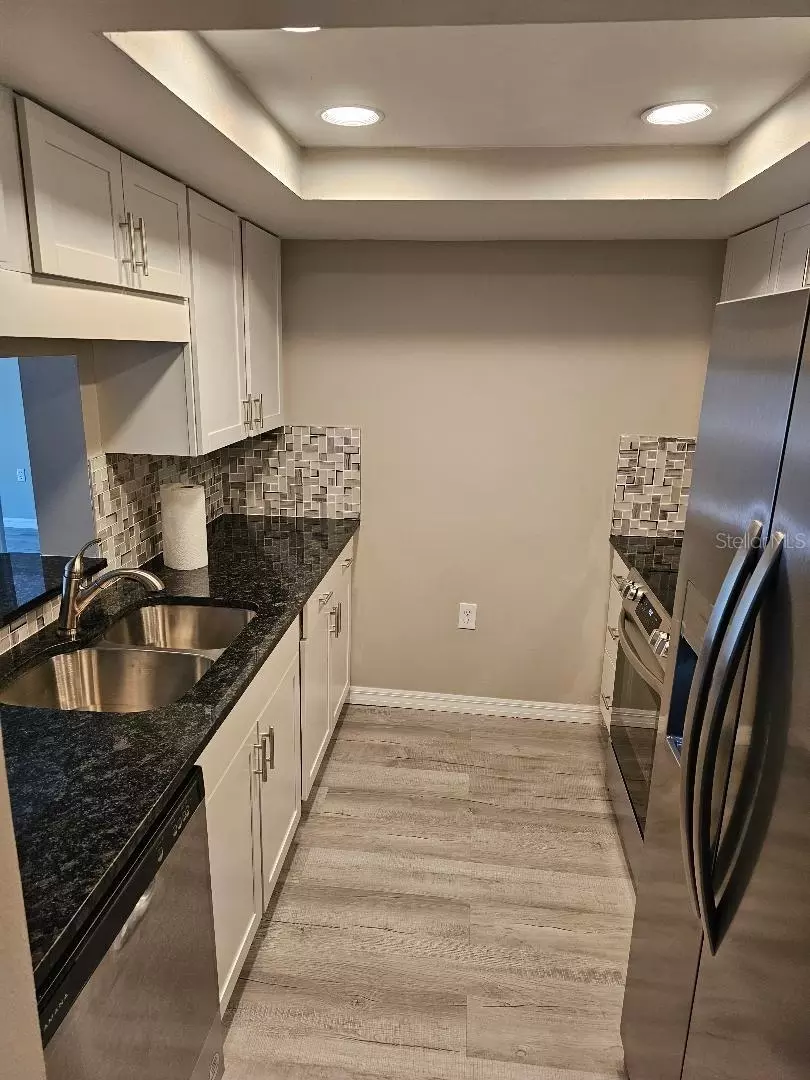 Kitchen - 2587 Countryside Blvd #6207, Clearwater, FL 33761 photo 1 of 3