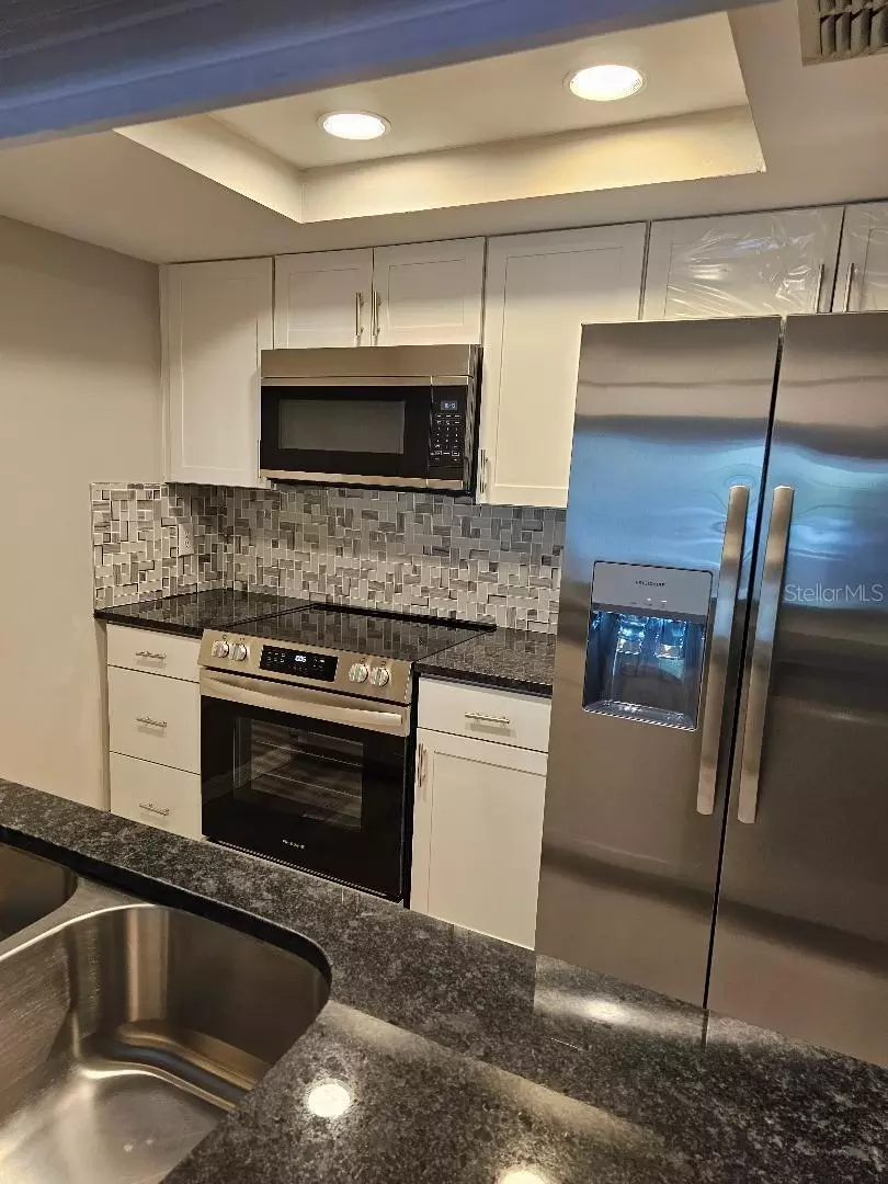 Kitchen - 2587 Countryside Blvd #6207, Clearwater, FL 33761 photo 3 of 3